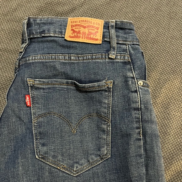 Levi’s Jeans - Picture 1 of 4